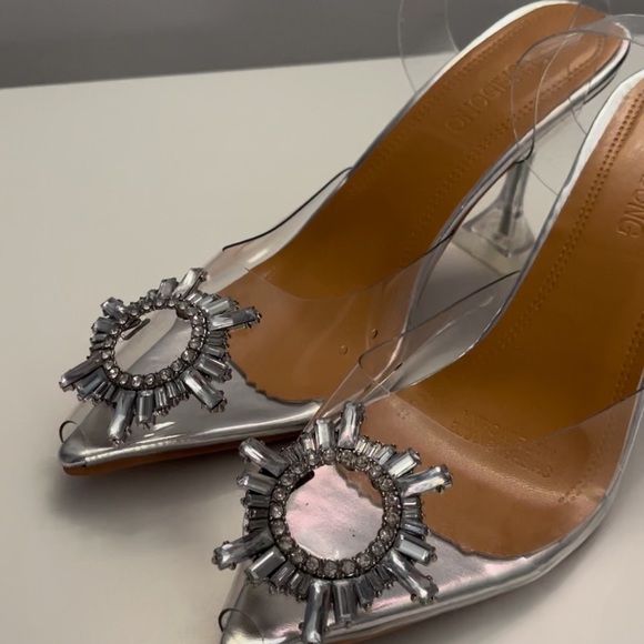 ❌SOLD❌ Rhinestone Decor Clear High Heels - Picture 5 of 10